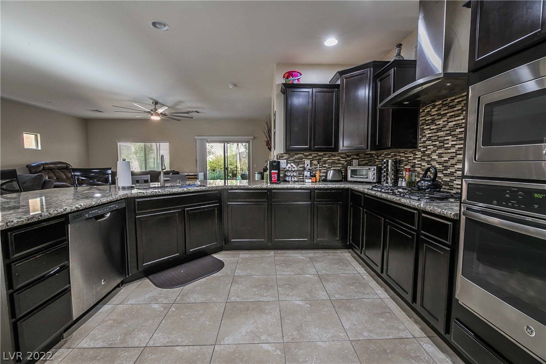 165 Strone Street Henderson, NV 89012 - Photo 7 of 34