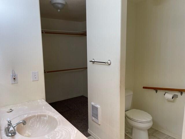 152039 Conestoga Road La Pine, OR 97739 - Photo 16 of 33 Primary bath with walk in closet