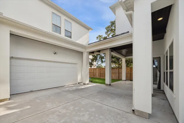 a view of a house with porch