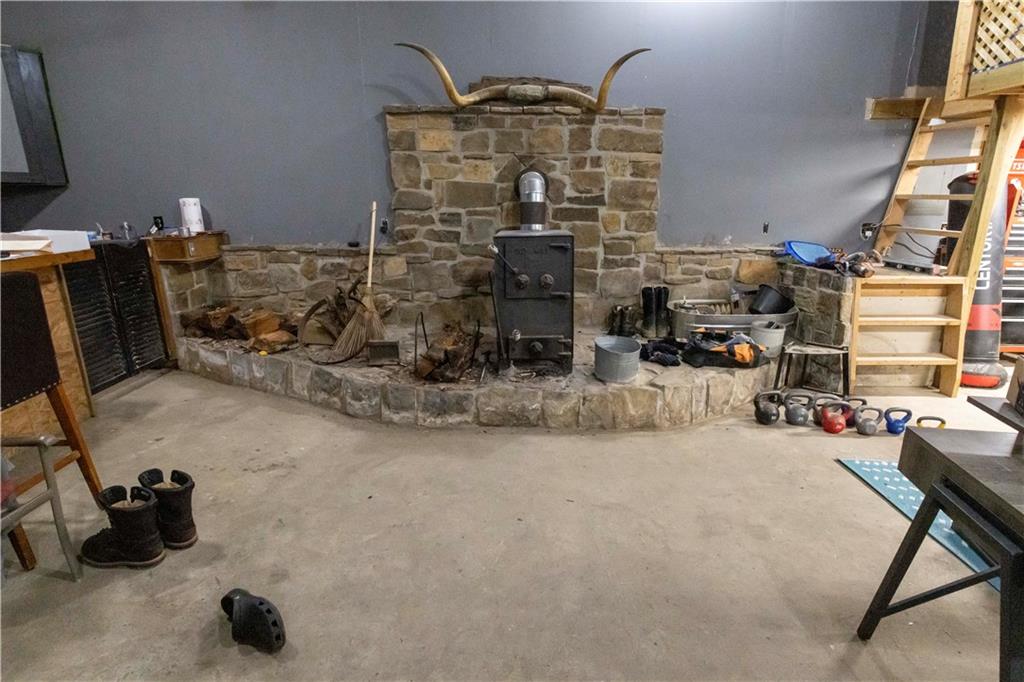 842 Anderson Street Confluence, PA 15424 - Photo 29 of 43 a room with a washing machine and a sink