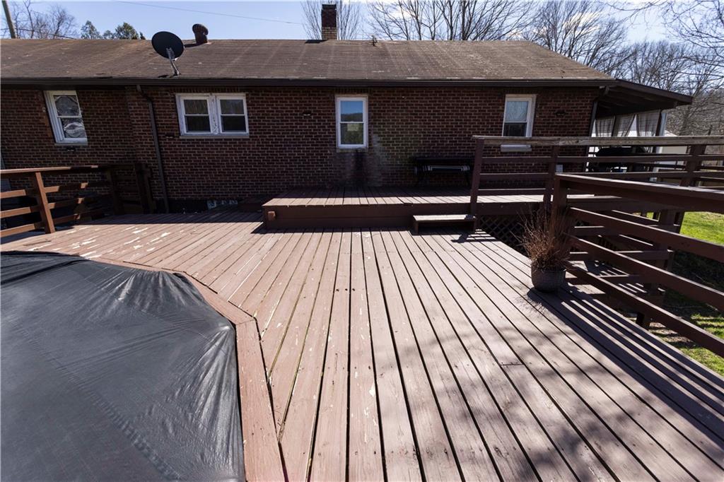 842 Anderson Street Confluence, PA 15424 - Photo 4 of 43 a terrace of a house