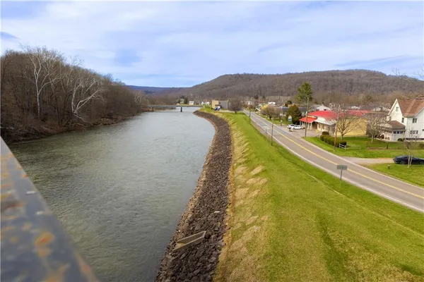 $190,000 | 842 Anderson Street, Confluence, PA 15424