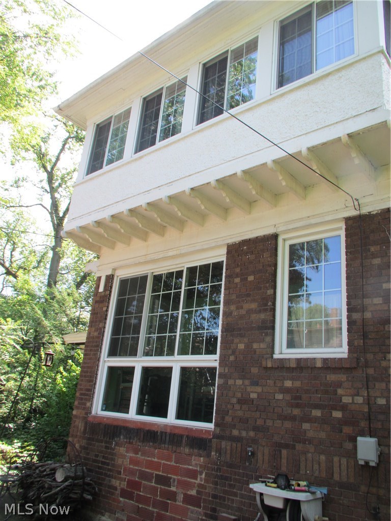 2555 Edgehill Road Cleveland, OH 44106 - Photo 3 of 34 Gallery Image 3