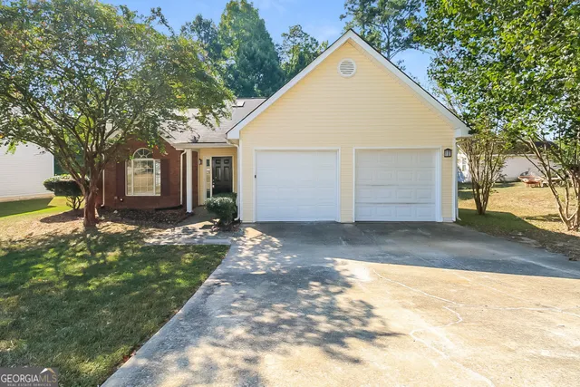 $1,725 | 6695 Emerald Pointe Circle, South Fulton, GA 30349