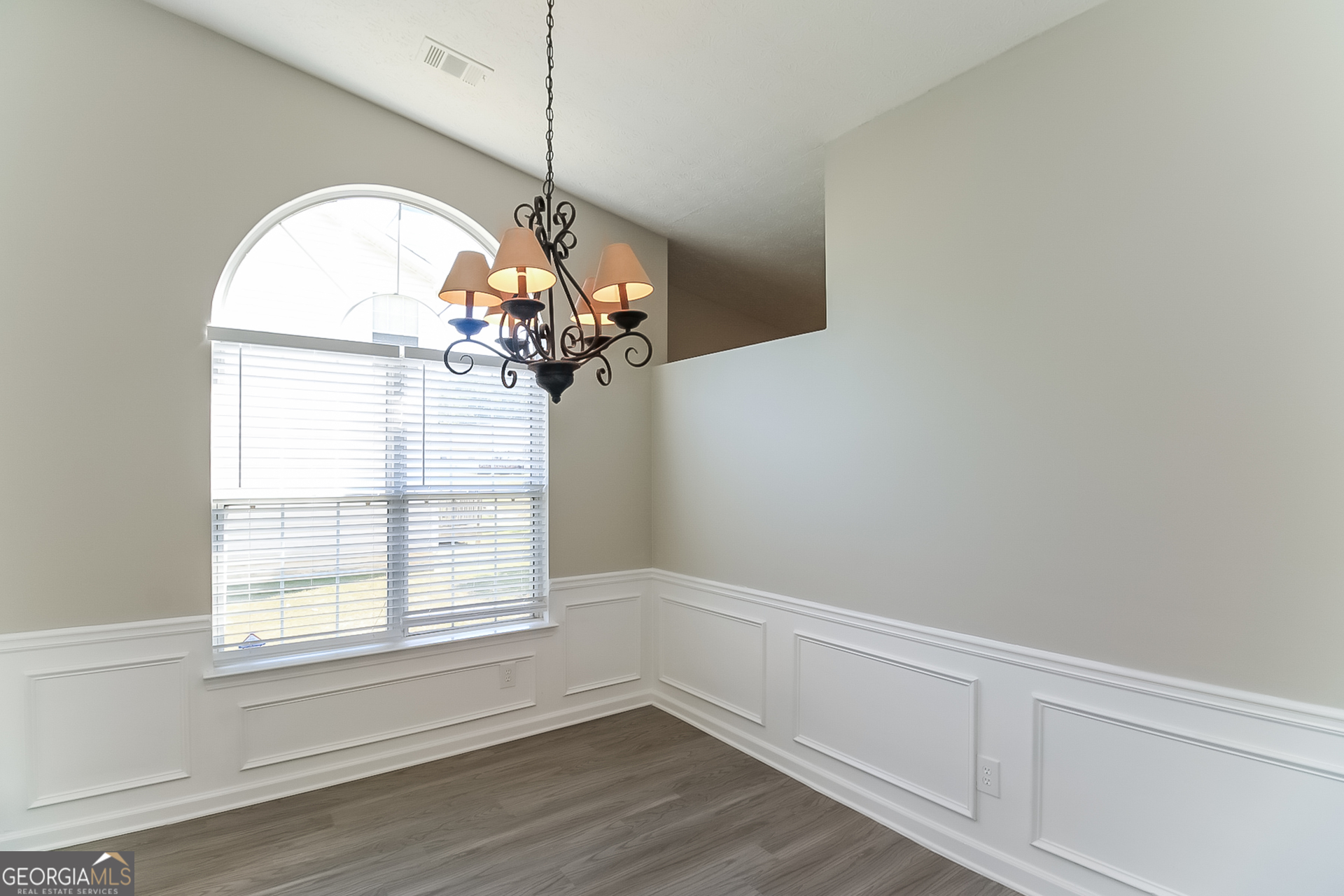 6695 Emerald Pointe Circle South Fulton, GA 30349 - Photo 5 of 16