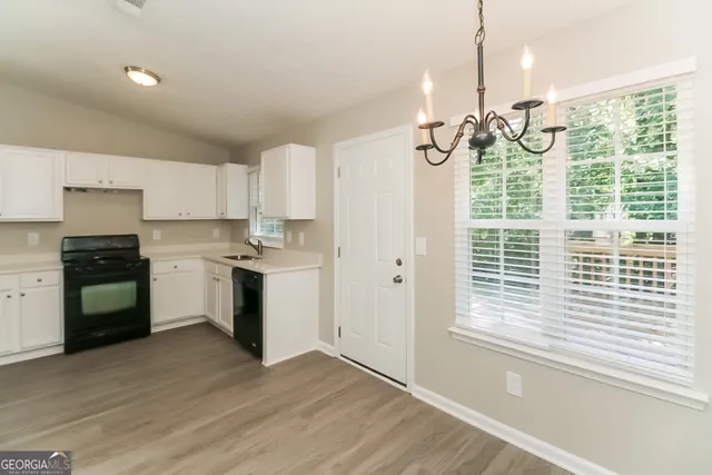 $1,725 | 6695 Emerald Pointe Circle, South Fulton, GA 30349