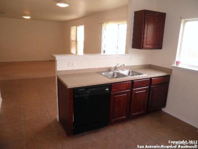 9611 Copper Falls Converse, TX 78109 - Photo 5 of 19