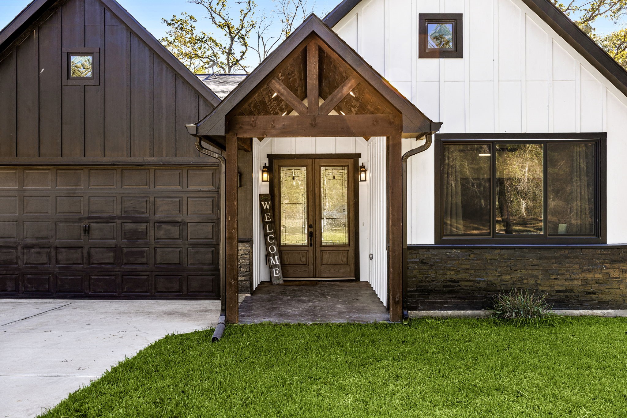 24571 Armagh Road Hempstead, TX 77445 - Photo 4 of 45 a view of front door of house with yard