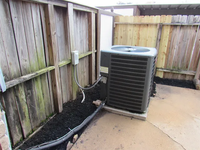 $1,550 | 15543 Weldon Drive, Houston, TX 77032