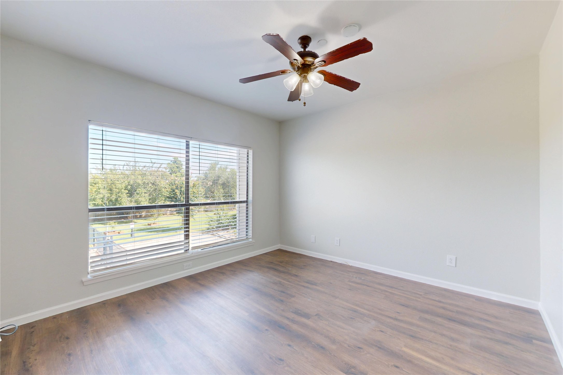 793 Davis Road, Unit 111 League City, TX 77573 - Photo 7 of 16 Secondary bedroom is also light-n-bright!