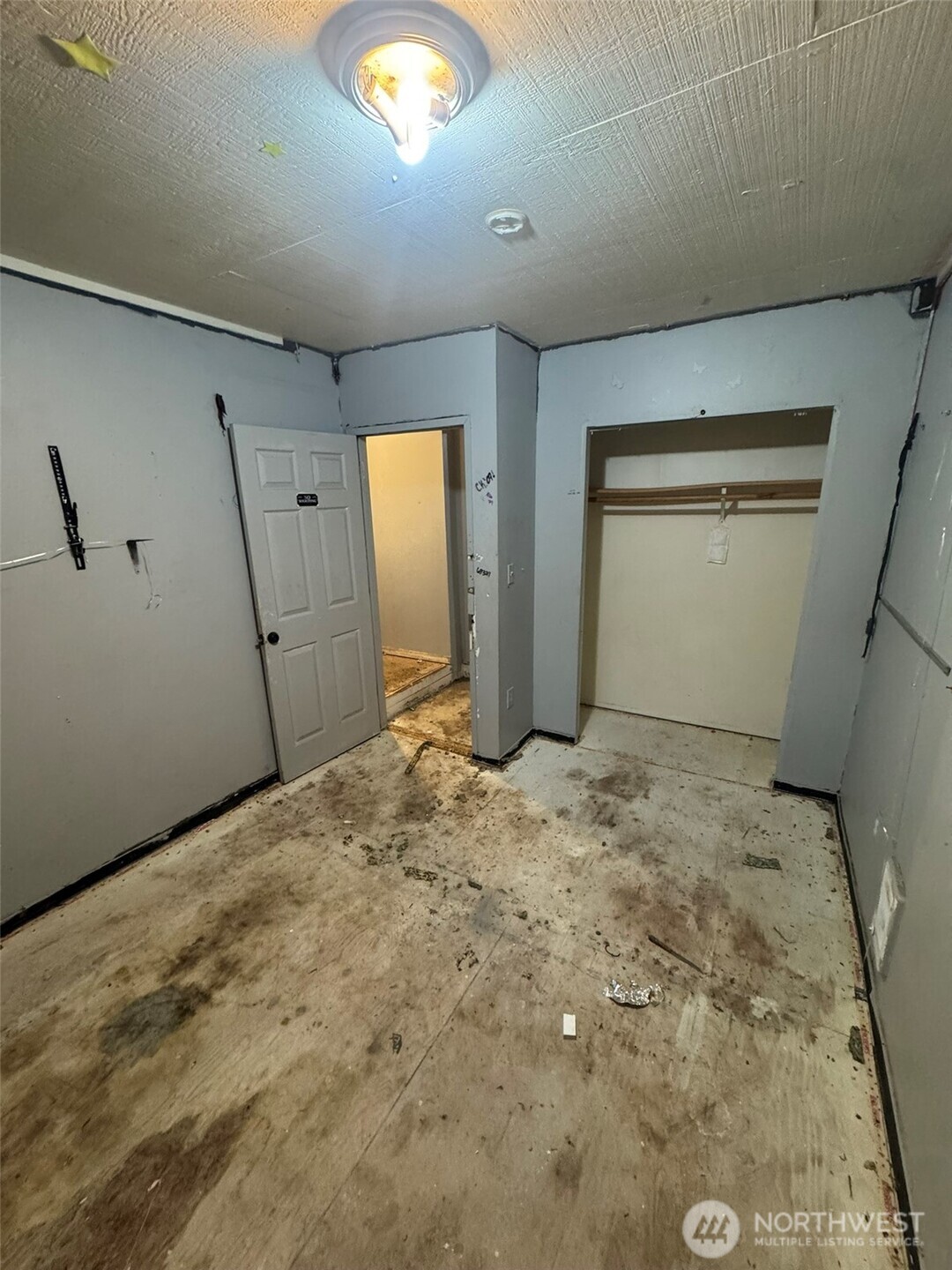 8915 10th Avenue South Seattle, WA 98108 - Photo 13 of 23 a view of empty room