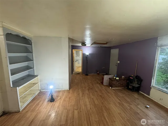 $399,875 | 8915 10th Avenue South, Seattle, WA 98108