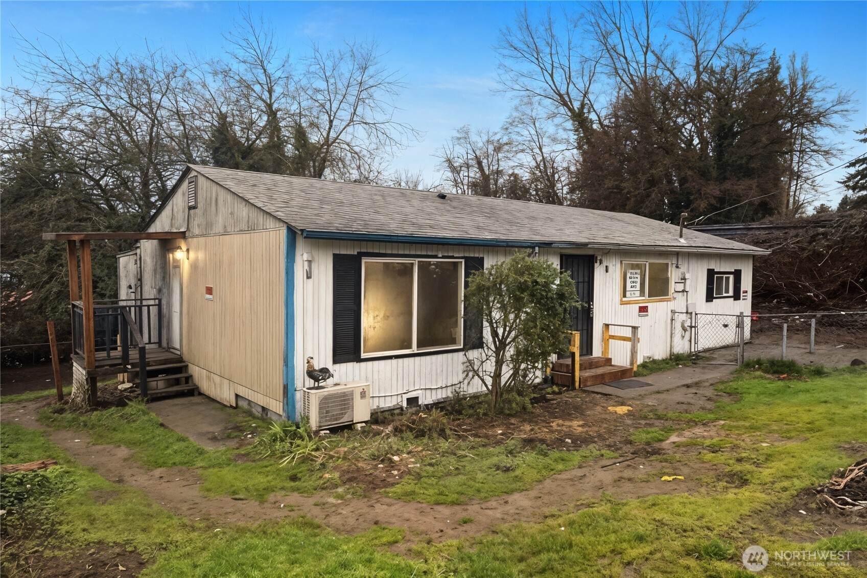 8915 10th Avenue South Seattle, WA 98108 - Photo 2 of 23