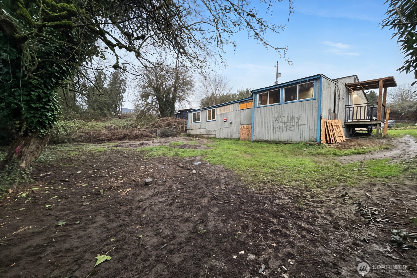 8915 10th Avenue South Seattle, WA 98108 - Photo 3 of 23 a view of a house with a yard