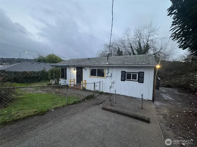 $399,875 | 8915 10th Avenue South, Seattle, WA 98108