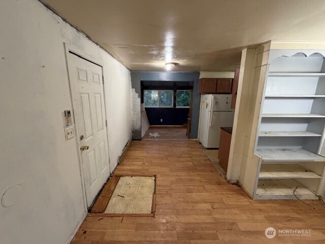 8915 10th Avenue South Seattle, WA 98108 - Photo 5 of 23 a view of gallery with wooden floor