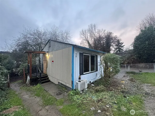 $399,875 | 8915 10th Avenue South, Seattle, WA 98108