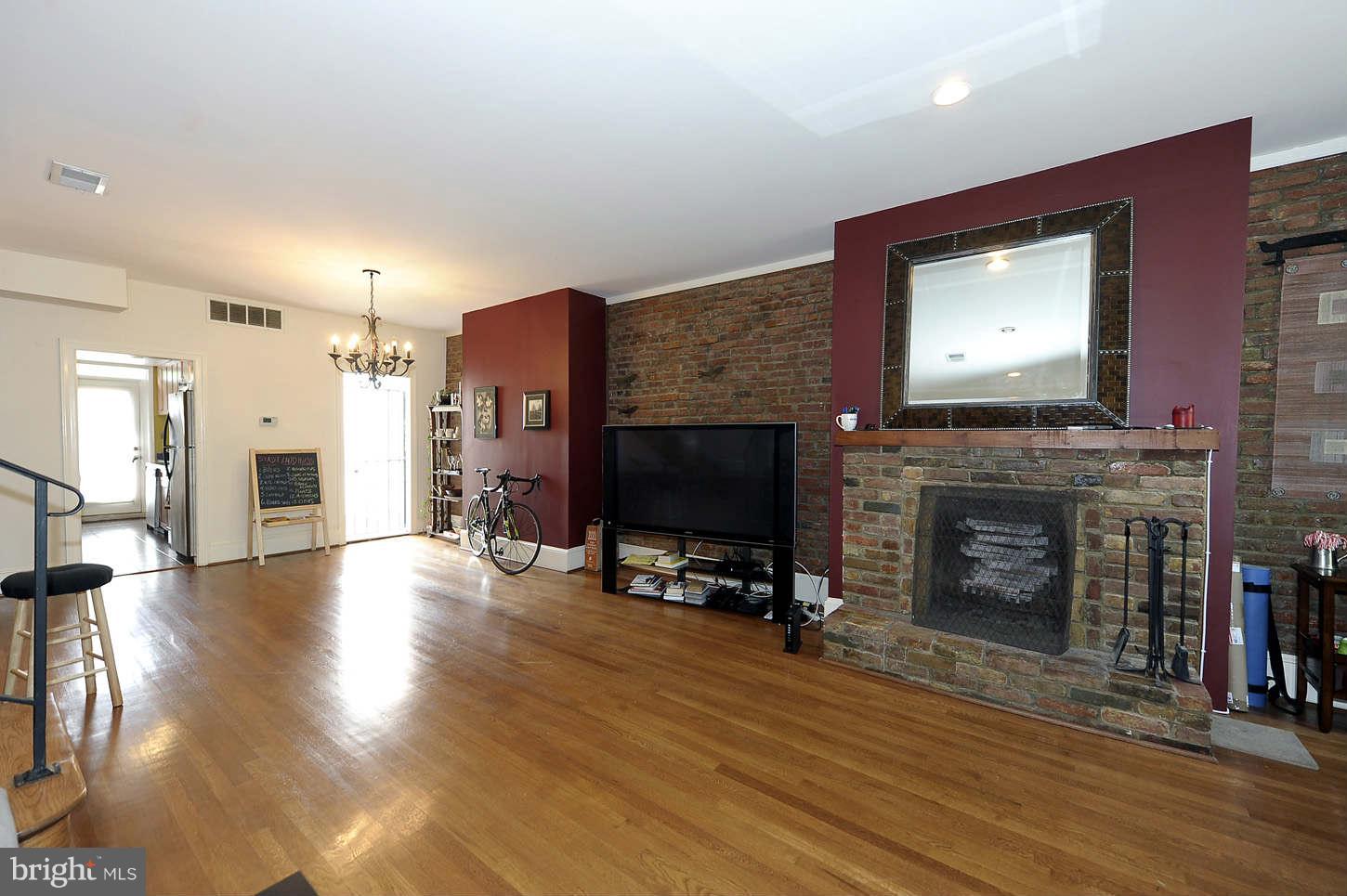 1452 Corcoran Street Northwest Washington, DC 20009 - Photo 19 of 28 Living Room