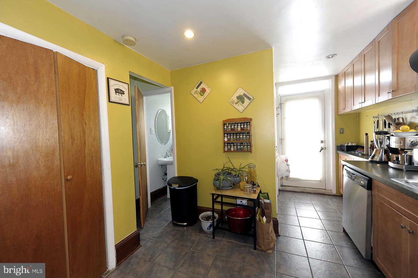 1452 Corcoran Street Northwest Washington, DC 20009 - Photo 20 of 28 Kitchen