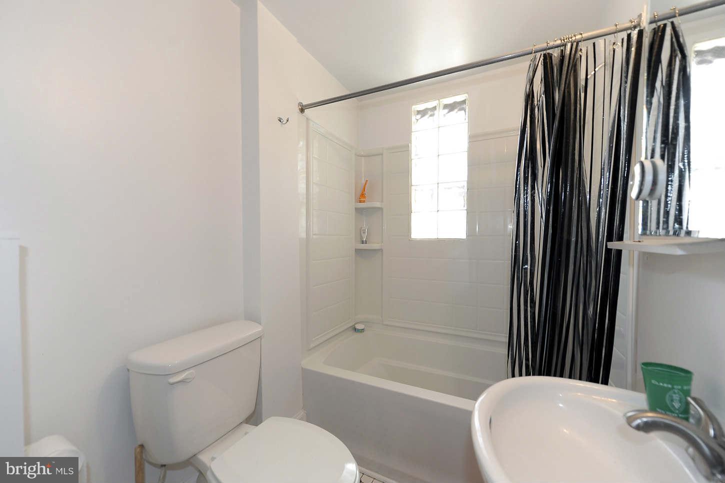 1452 Corcoran Street Northwest Washington, DC 20009 - Photo 9 of 28 Bedroom