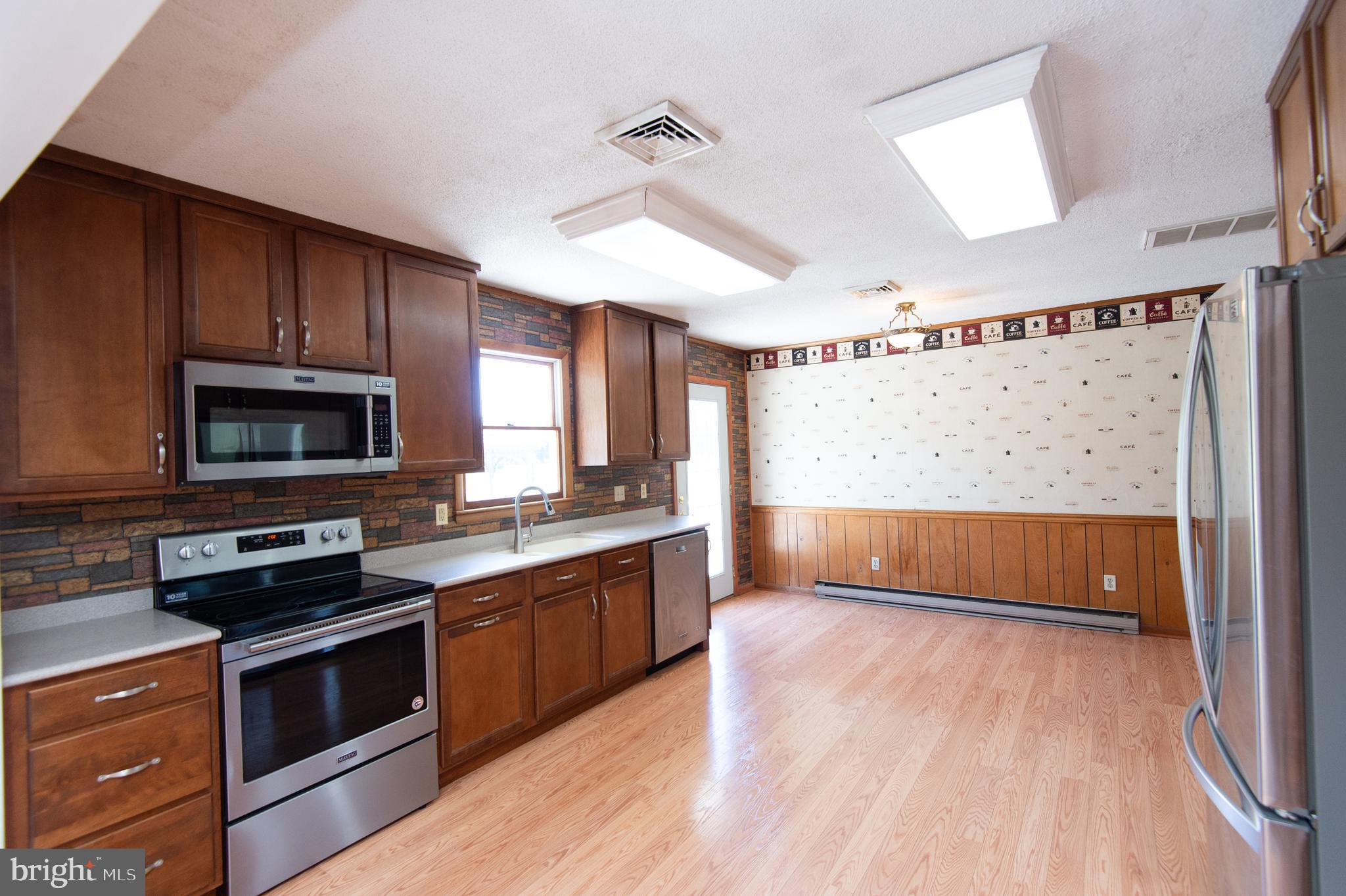 9818 Tilghman Island Road McDaniel, MD 21647 - Photo 3 of 38 kitchen