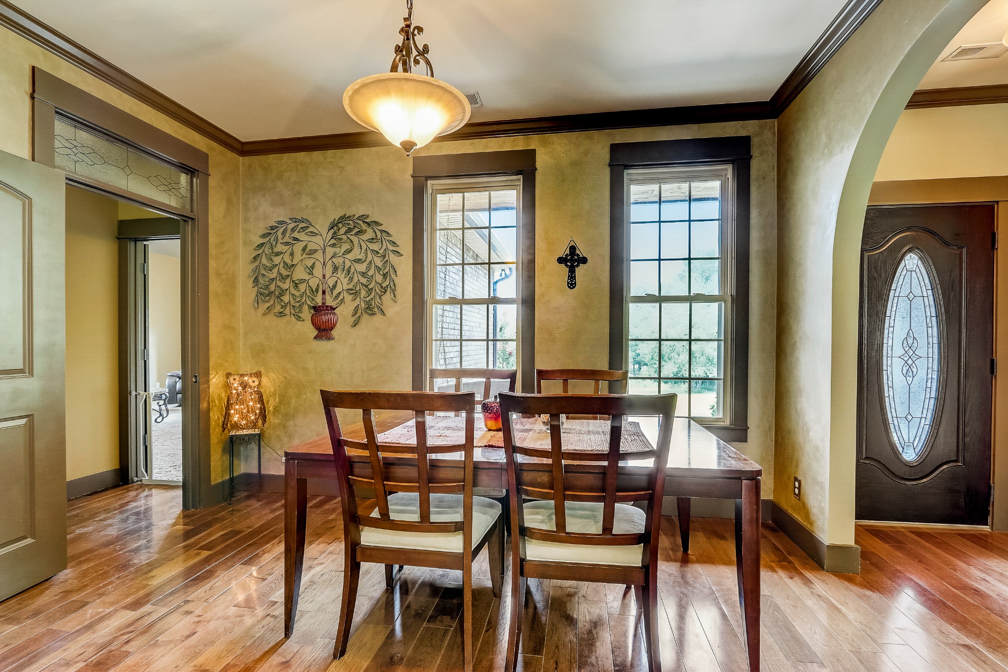 6745 Lovel Cook Road Springfield, TN 37172 - Photo 6 of 45 a view of a dining room with furniture and chandelier