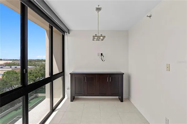 $6,300 | 3301 Bayshore Boulevard, Unit 810A, Tampa, FL 33629