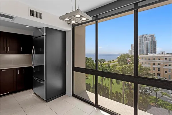 $6,300 | 3301 Bayshore Boulevard, Unit 810A, Tampa, FL 33629