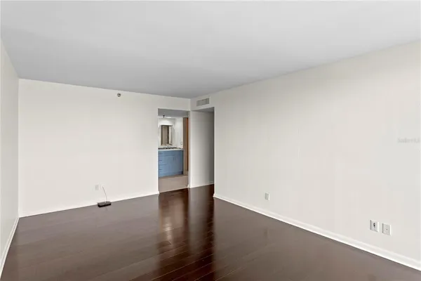 $6,300 | 3301 Bayshore Boulevard, Unit 810A, Tampa, FL 33629