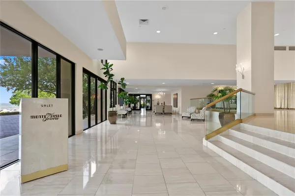 $6,300 | 3301 Bayshore Boulevard, Unit 810A, Tampa, FL 33629