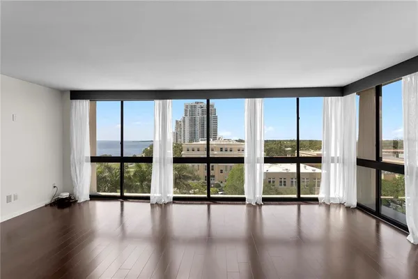 $6,300 | 3301 Bayshore Boulevard, Unit 810A, Tampa, FL 33629