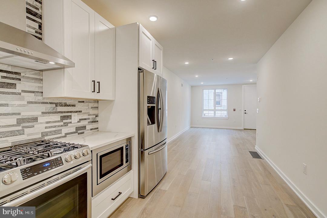 728 South 10th Street, Unit 2 Philadelphia, PA 19147 - Photo 3 of 27