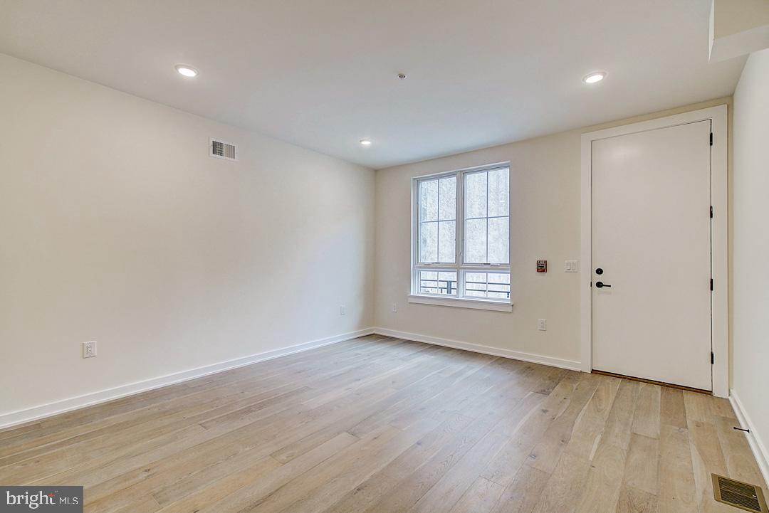 728 South 10th Street, Unit 2 Philadelphia, PA 19147 - Photo 5 of 27