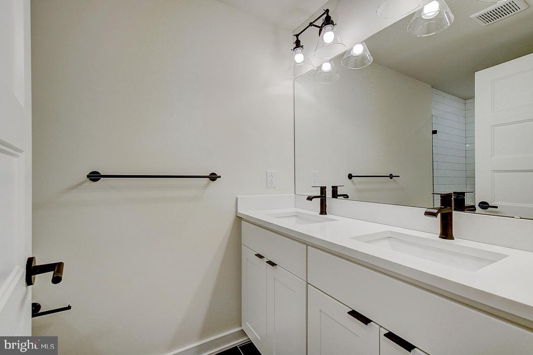 728 South 10th Street, Unit 2 Philadelphia, PA 19147 - Photo 7 of 27