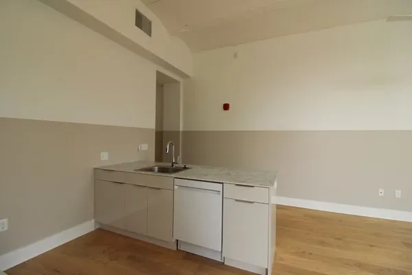 $2,090 | 30 West Broad Street, Unit 408, Rochester, NY 14614
