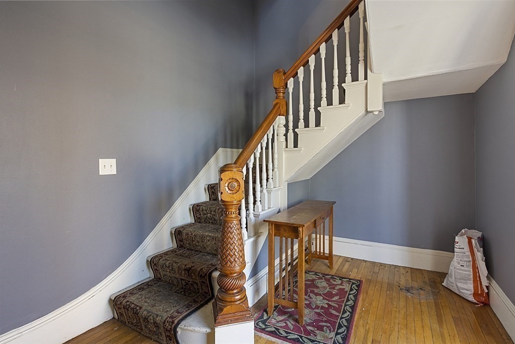29 Ocean Avenue, Unit 4 Salem, MA 01970 - Photo 24 of 32 a view of entryway with wooden floor