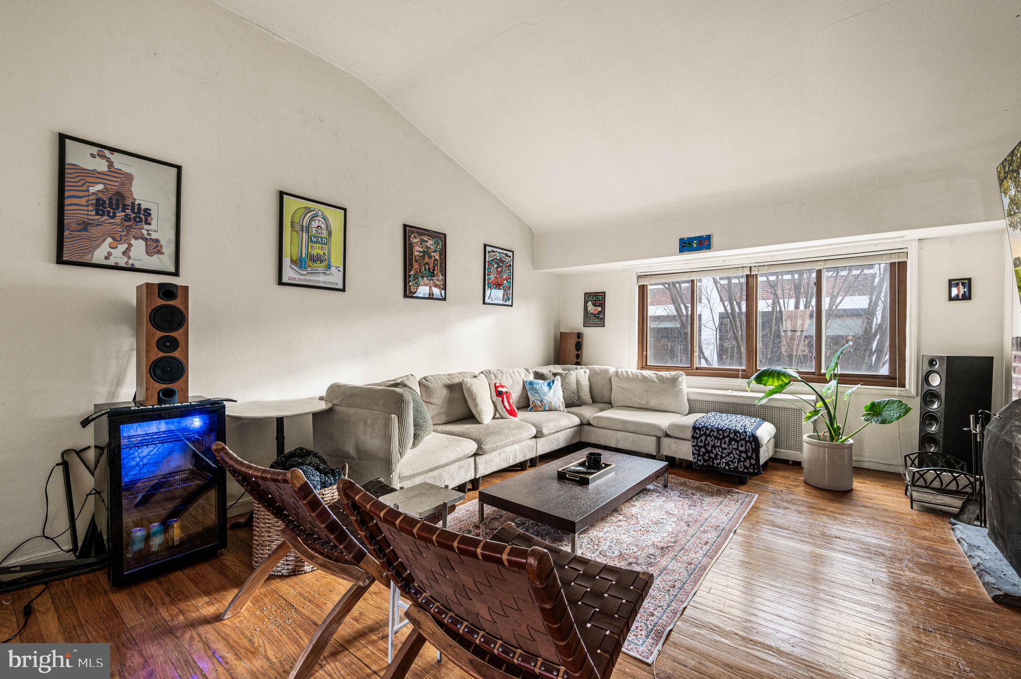 2035 Rittenhouse Square Philadelphia, PA 19103 - Photo 19 of 27 3rd floor Primary Suite