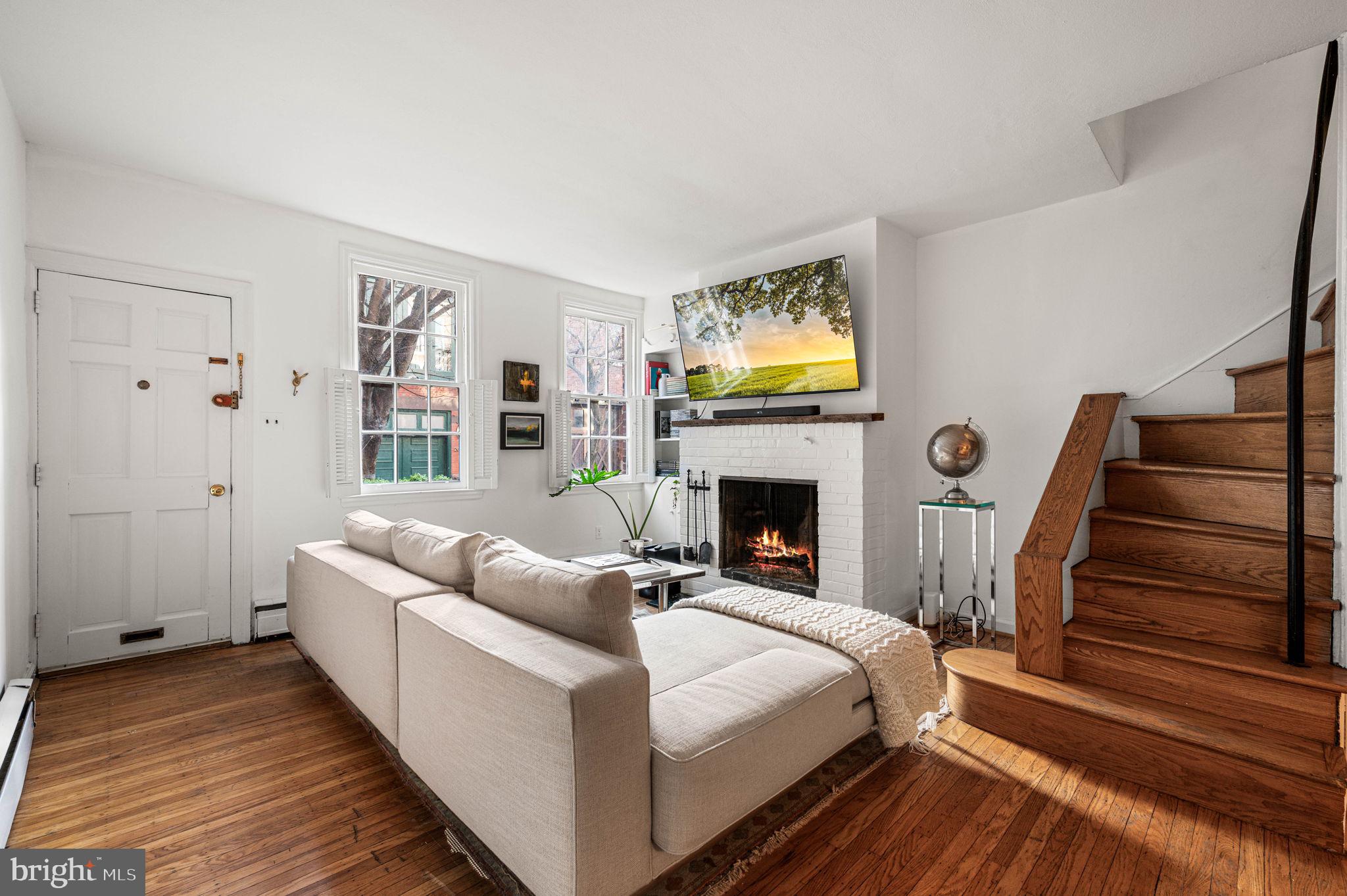2035 Rittenhouse Square Philadelphia, PA 19103 - Photo 4 of 27