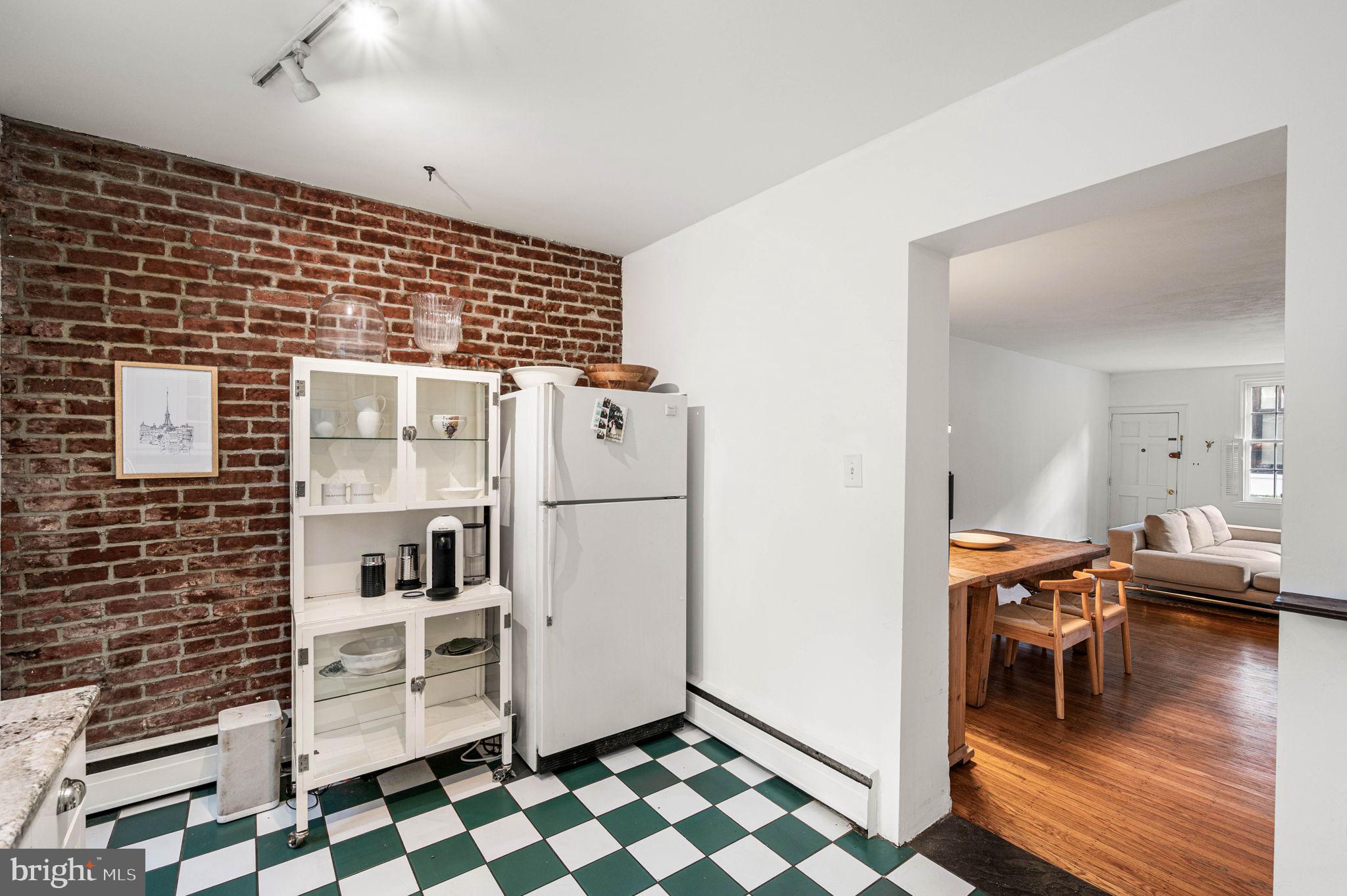 2035 Rittenhouse Square Philadelphia, PA 19103 - Photo 10 of 27