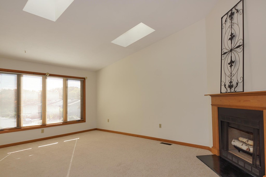 66 Nottingham Road, Unit 66 Grafton, MA 01519 - Photo 3 of 15 Gallery Image 3