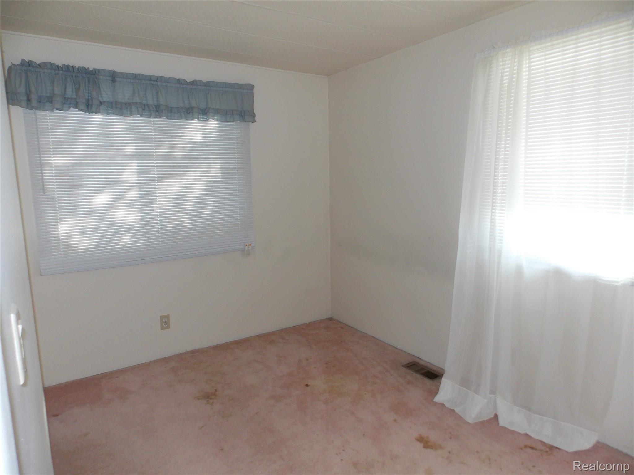 629 North Wilder Road Lapeer, MI 48446 - Photo 13 of 19 DSCN3525.JPG