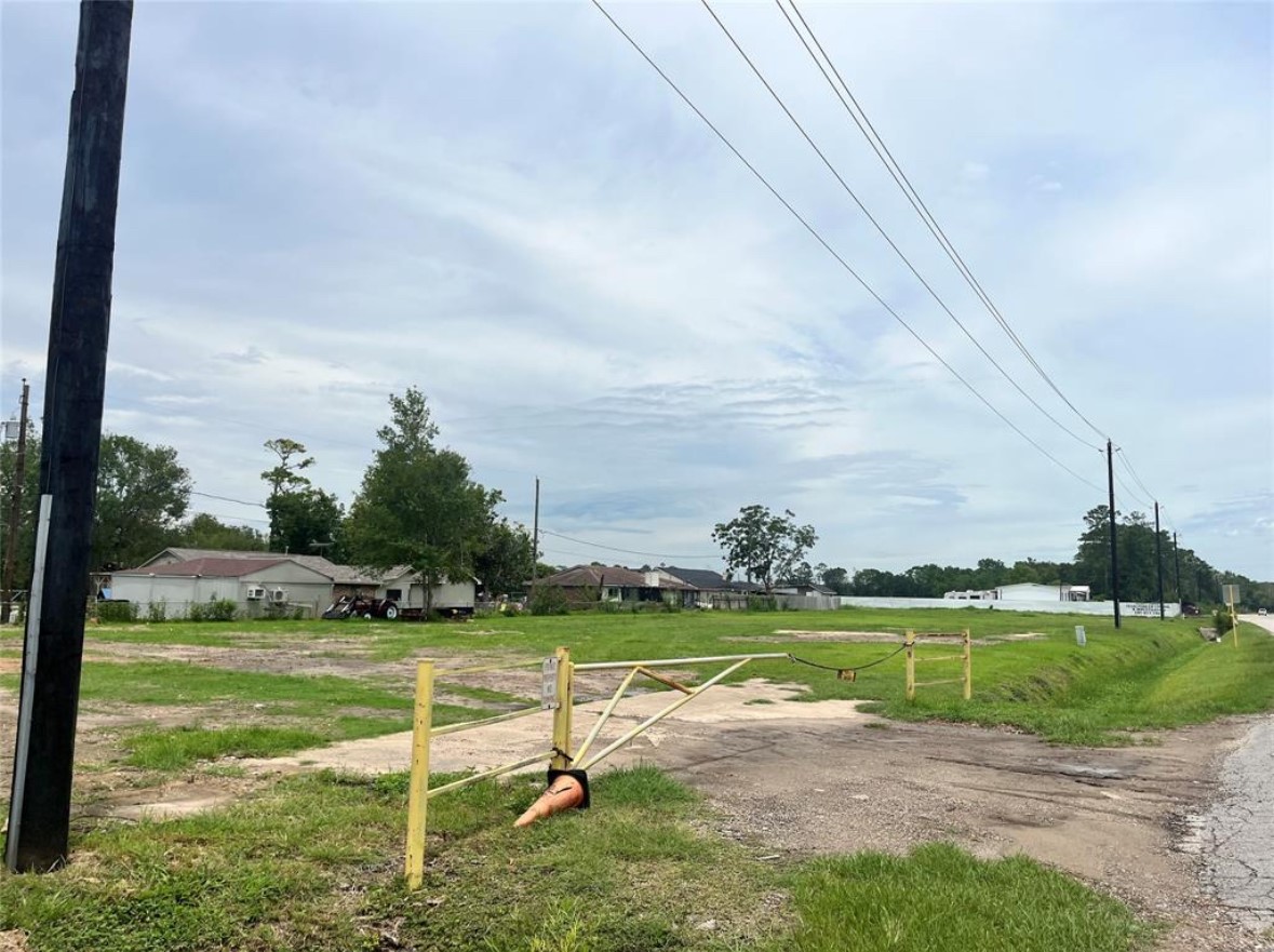 a view of a golf course