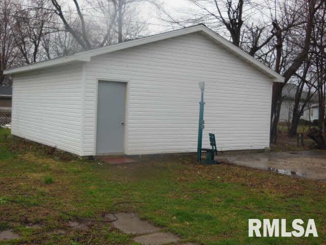 214 Fair Avenue Flora, IL 62839 - Photo 19 of 21 Gallery Image 19