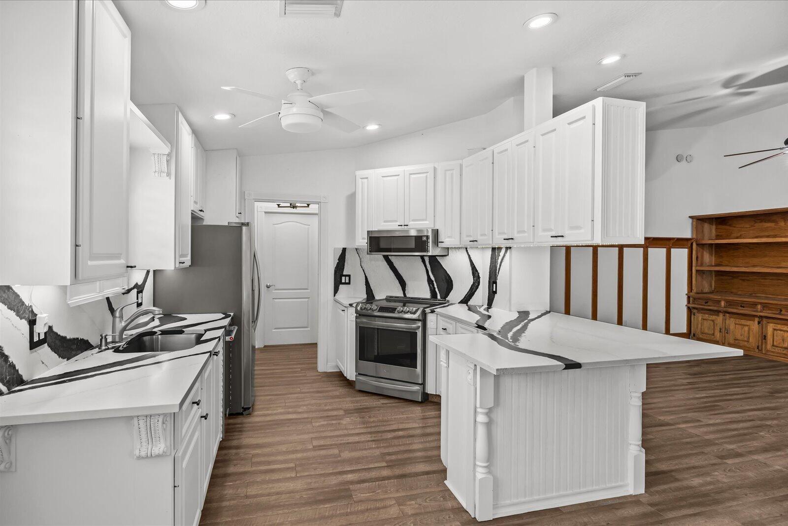 918 Southwest Balmoral Trace Stuart, FL 34997 - Photo 8 of 45 Kitchen