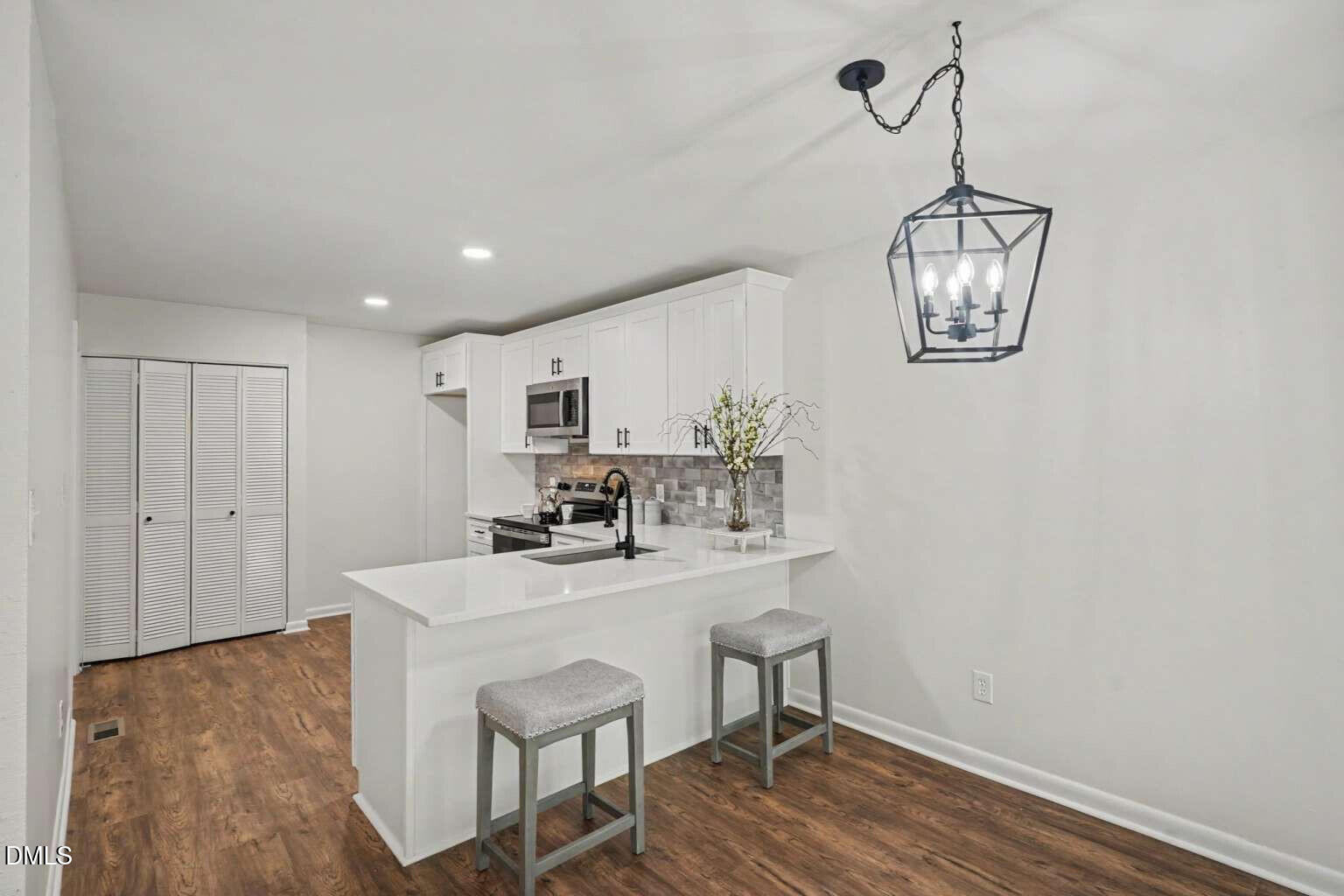 820 Green Ridge Drive Raleigh, NC 27609 - Photo 11 of 25 Hill.11