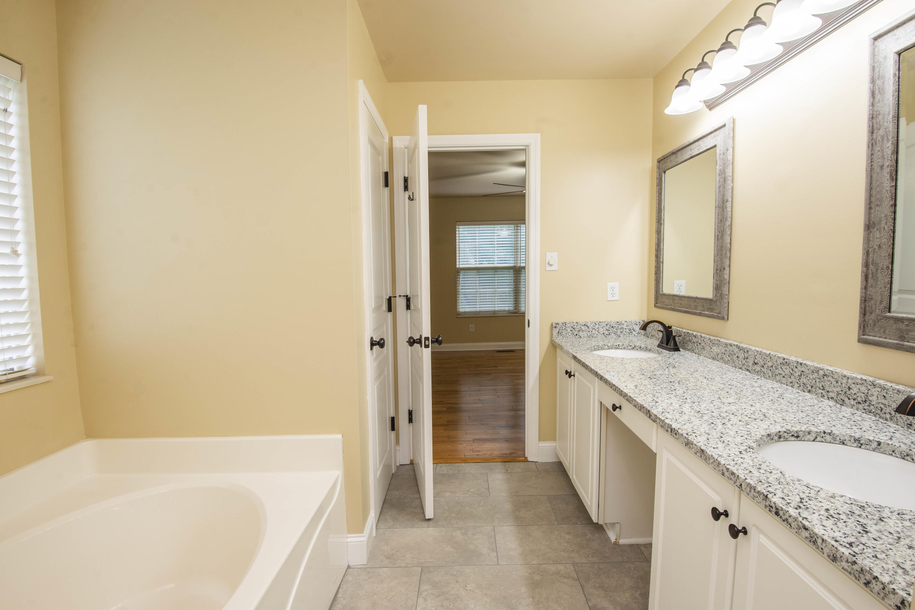 1384 Wineberry Road Powell, TN 37849 - Photo 22 of 40 Master Bath_1