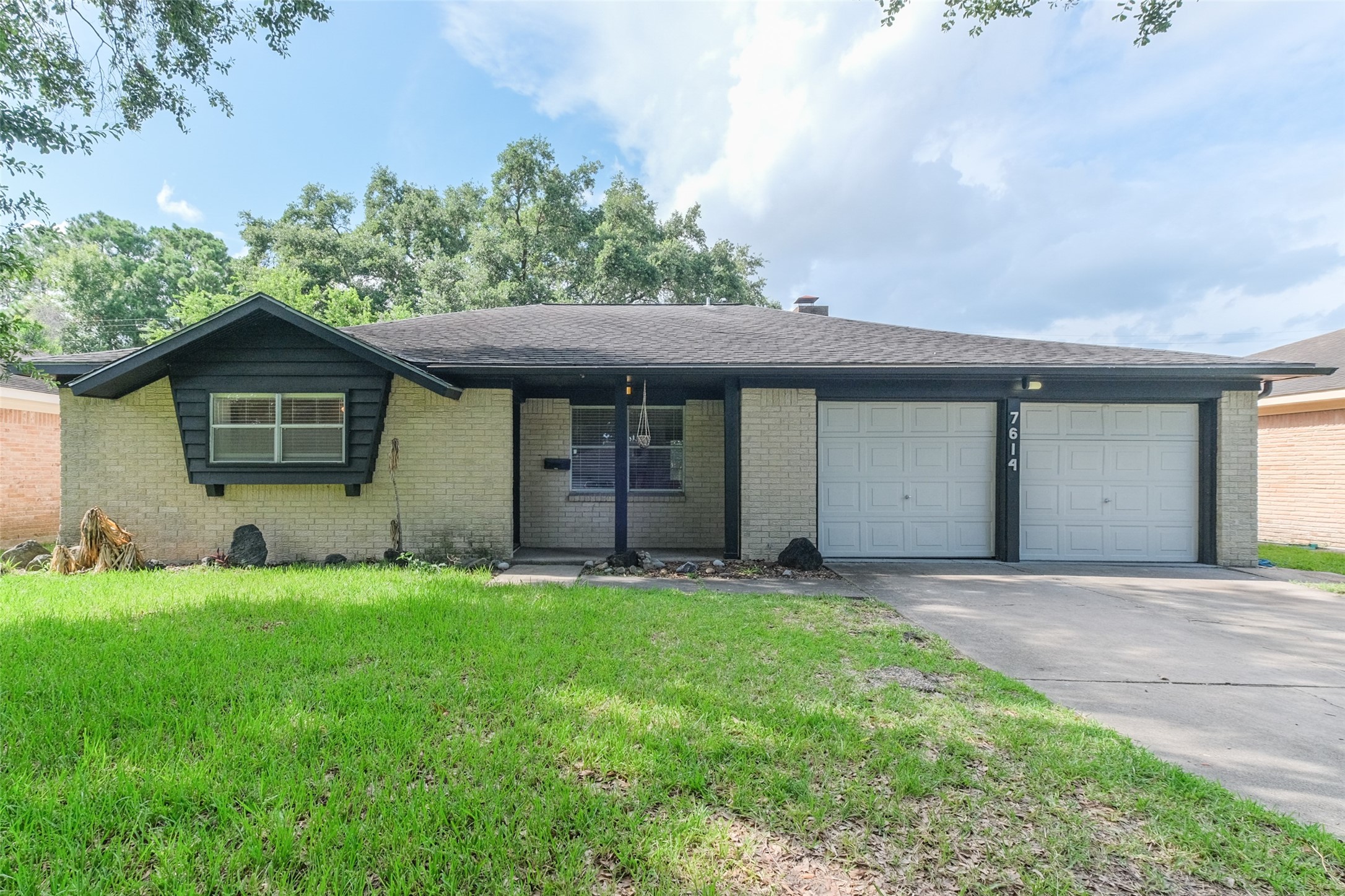 7614 Grape Street Houston, TX 77074 - Photo 1 of 18