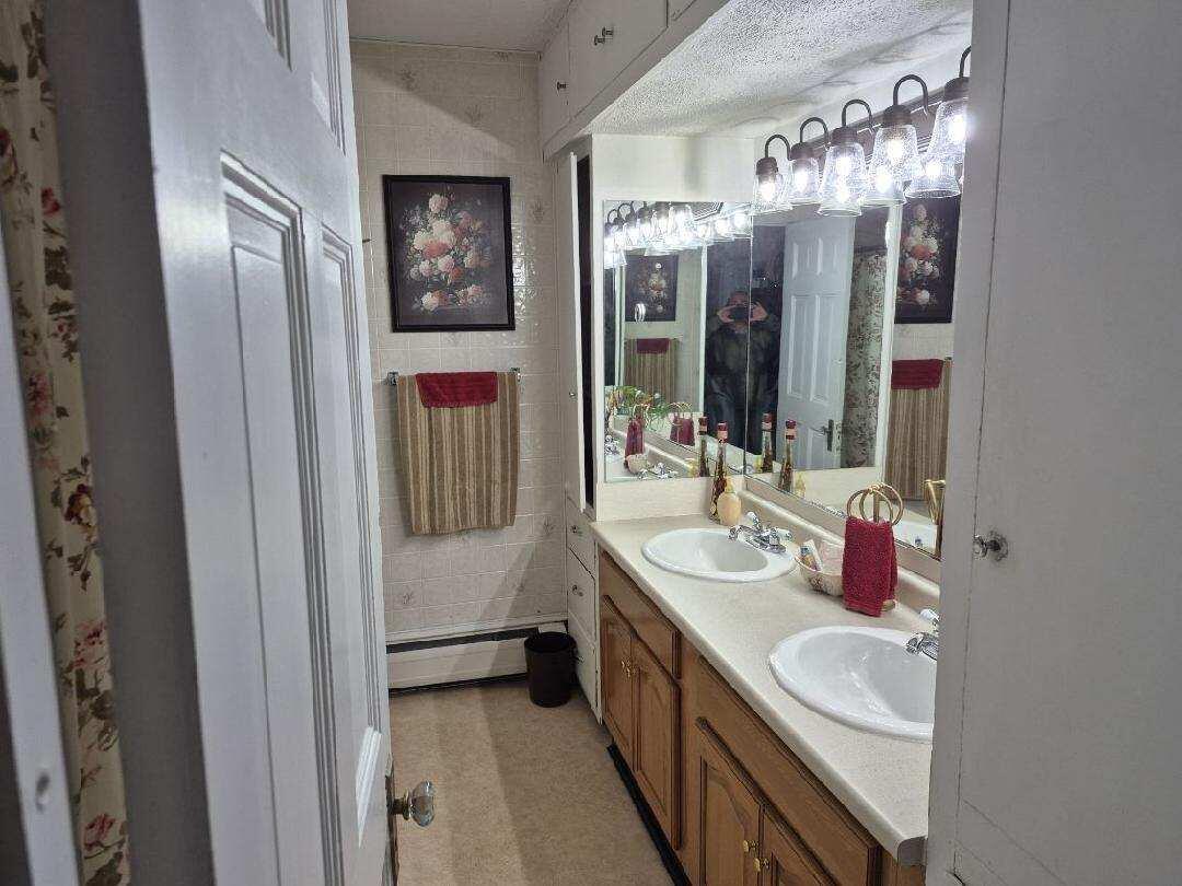 170 Ash Street Lewiston, ME 04240 - Photo 11 of 71 IMG_4369