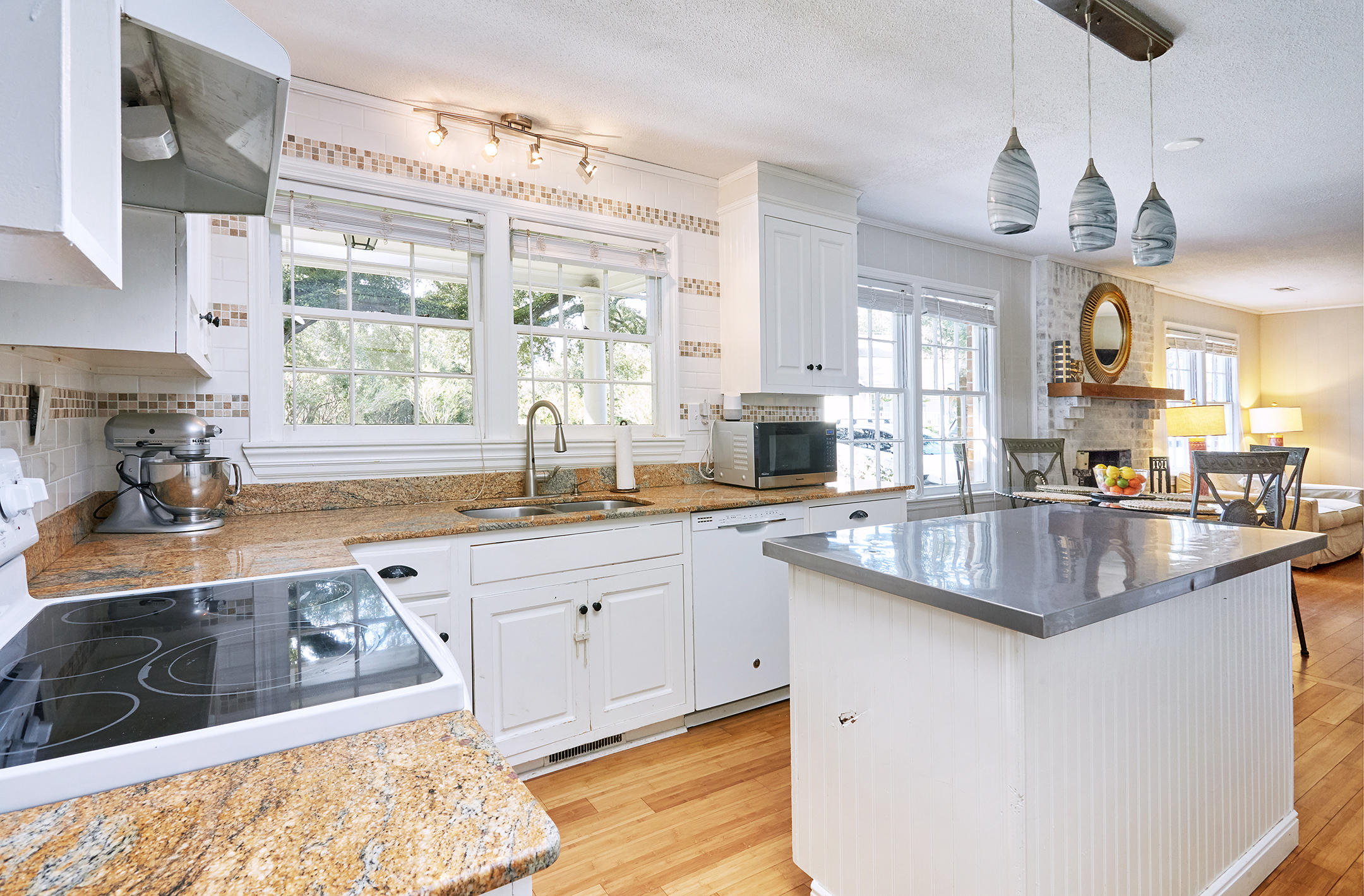 1344 Old Colony Road Mount Pleasant, SC 29464 - Photo 4 of 21 1344OldCountry6306
