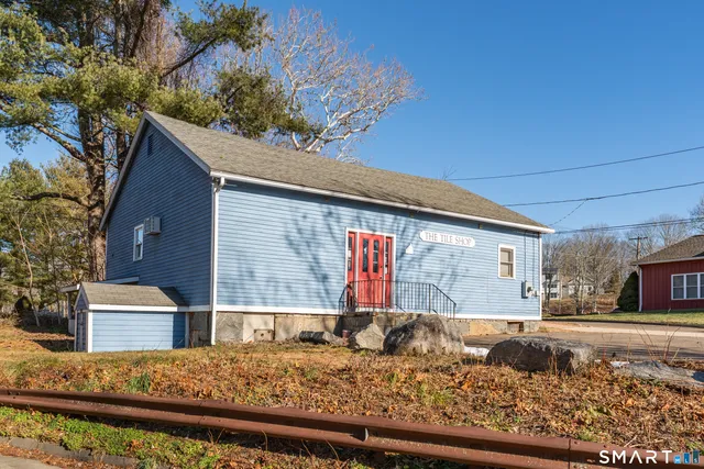 $325,000 | 51 Mill Road, Guilford, CT 06437